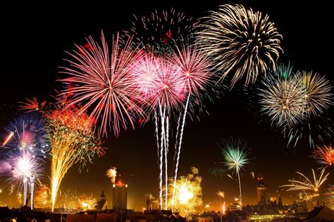 A magnificent fireworks display is set to return again to Ras Al Khaimah, welcoming 2024 with a resounding bang on New Year’s Eve. The Ras Al Khaimah Tourism Development Authority (RAKTDA) and the Organising Committee of the Emirate’s New Year’s Eve celebration have confirmed this electrifying event. The Legacy Continues